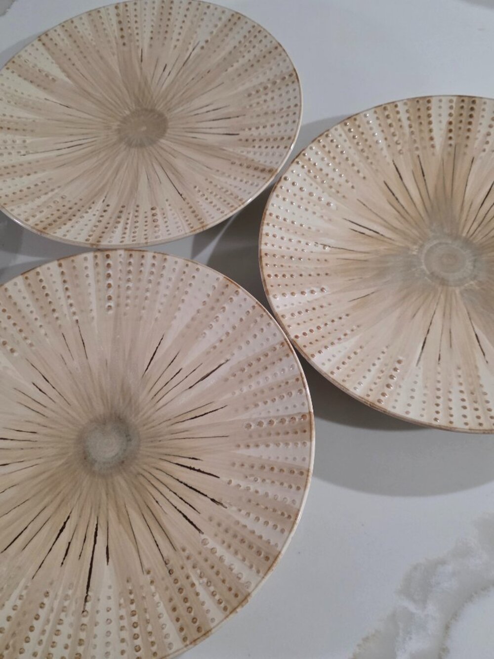3-PC PFALTZGRAFF EXPRESSIONS "CAPRI" LARGE 11 1/8" DINNER PLATES/CRM-TAN/SALE!